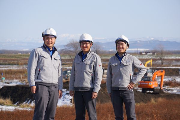 北土建設株式会社様 若いスタッフが着たい と思ったデザインで選びました ケイズネットワーク 北土建設株式会社様 若いスタッフが着たい と思ったデザインで選びました ケイズネットワーク